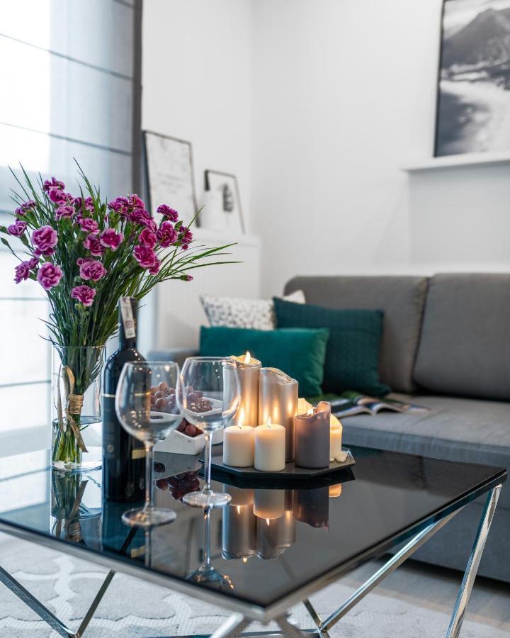 Plac Bankowy Serviced Apartments วอร์ซอ ภายนอก รูปภาพ