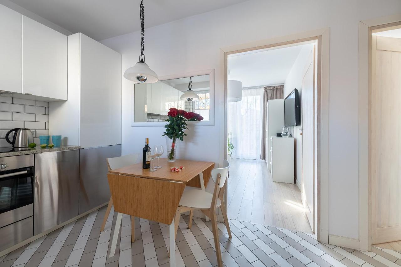 Plac Bankowy Serviced Apartments วอร์ซอ ภายนอก รูปภาพ